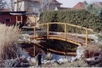 Teichbrücke aus Holz